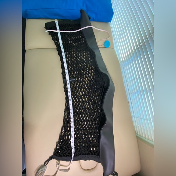 Trunk cargo net by Lexus - Picture 2 of 8
